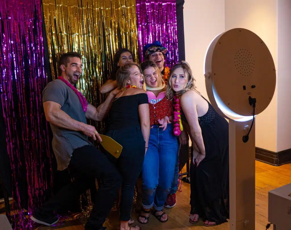 Top 3 reasons to hire Party Shakers Photobooth Services | selfie mirror