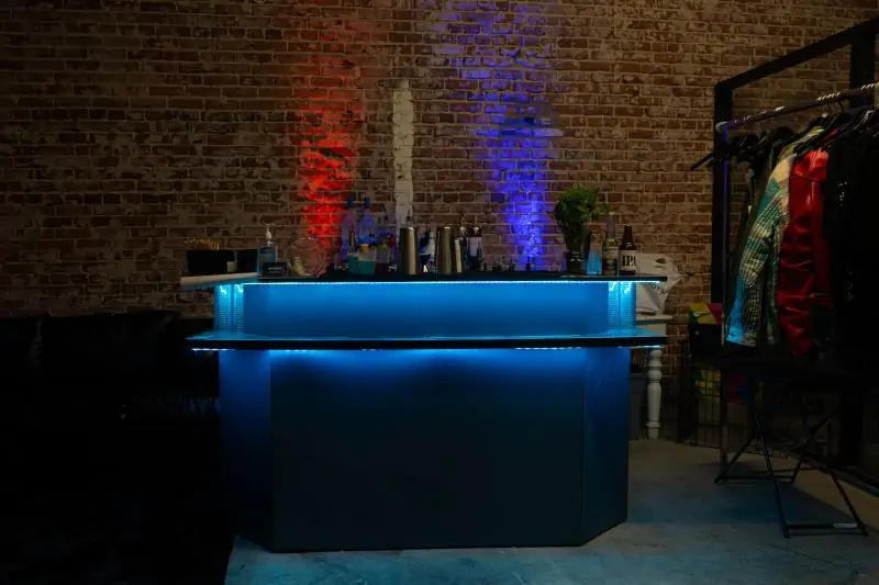 Gentlemen's bar | Bar rentals | mobile bar to rent in Los Angeles | Party Shakers